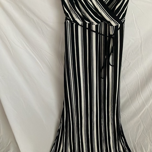 White House Black Market: White/Black stripe faux wrap MAXI dress- side slits-10 - Picture 9 of 16